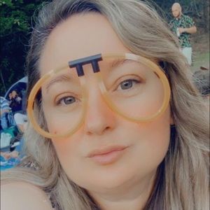 Meet your Posher, Rowena